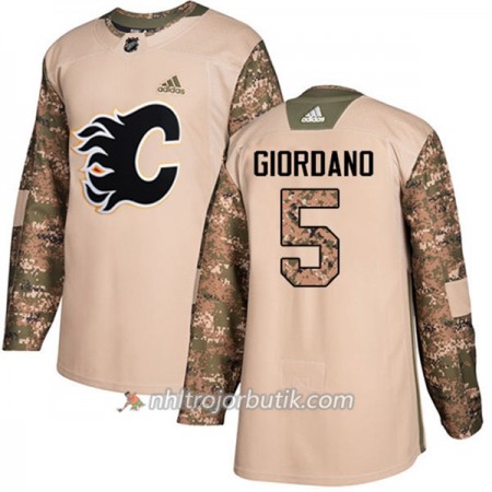 Män Ishockey Calgary Flames Tröja Mark Giordano 5 Adidas 2017-2018 Camo Veterans Day Practice Authentic Män Ishockey Calgary Flames Tröja Mark Giordano 5 Adidas 2017-2018 Camo Veterans Day Practice Authentic